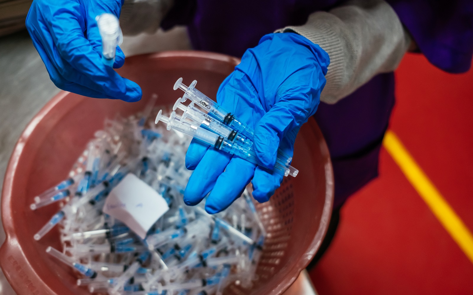 Auto-disable syringes manufacturing